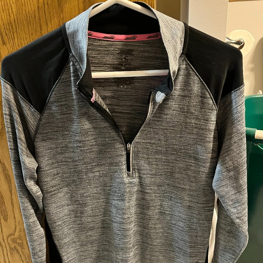 Avia Activewear Top - Size Large